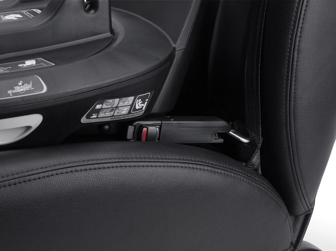 Close-up of the Koopers Armour 360 ISOFIX installation system for secure and hassle-free setup.